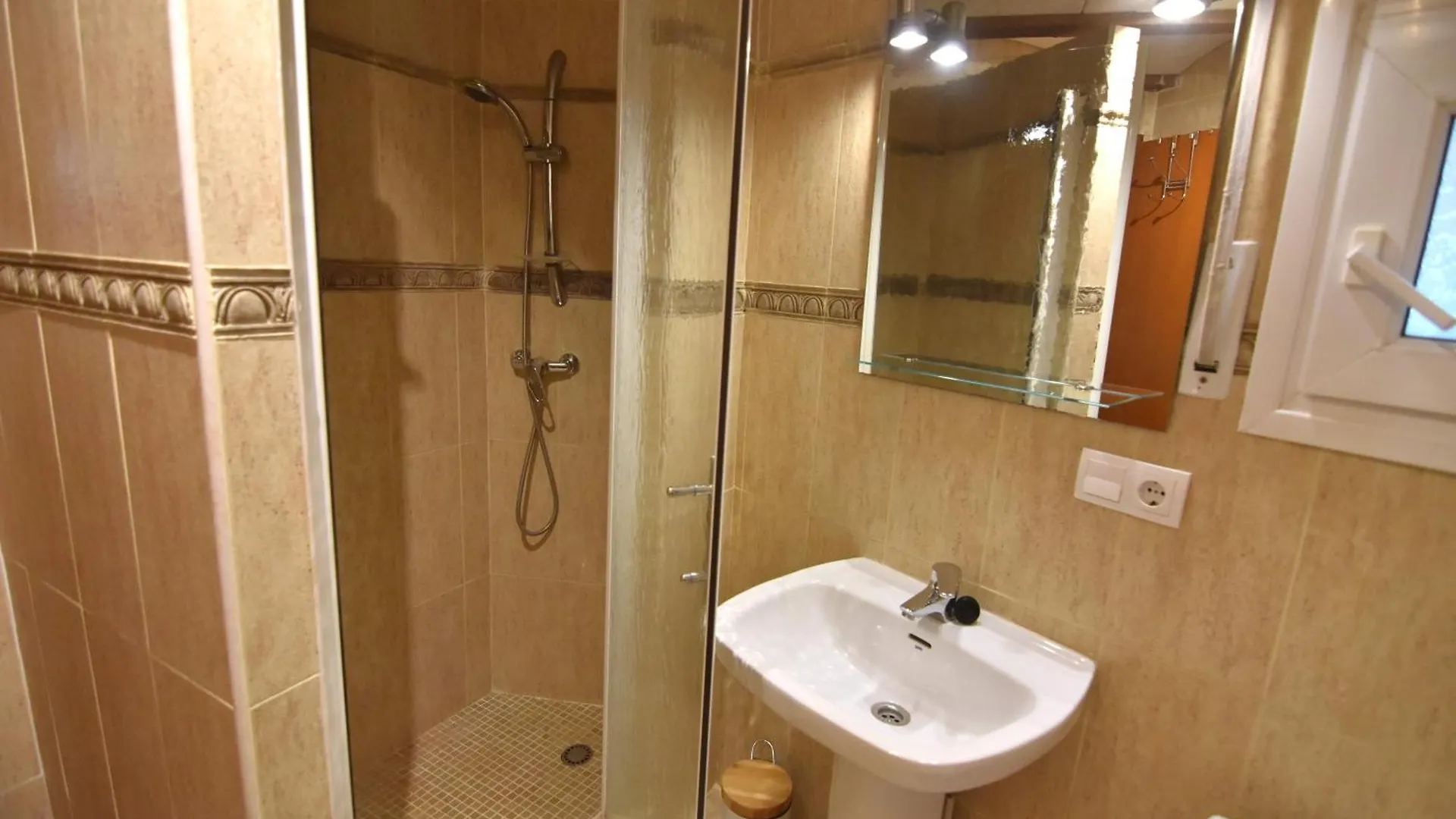Rnet - Casa Morere Roses